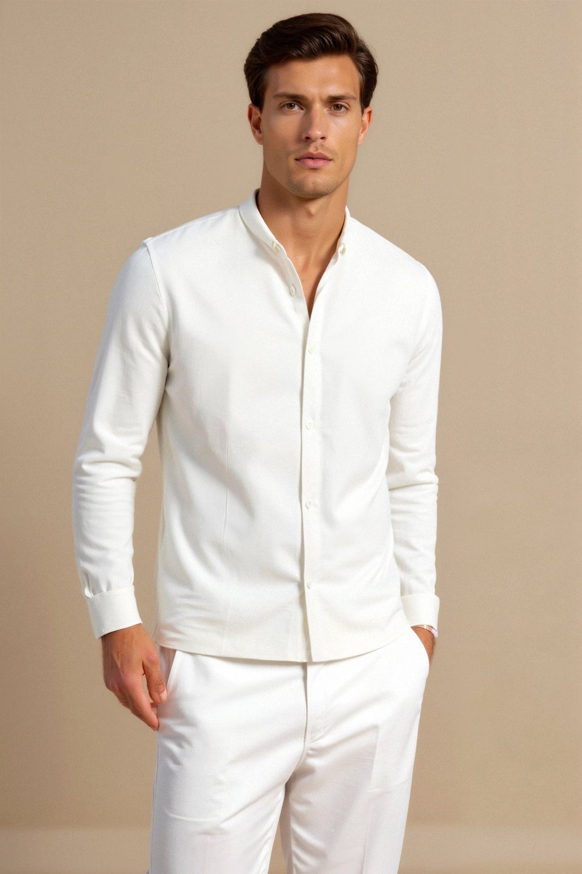 Κλασικό πουκάμισο με ψηλό γιακά σε λευκό